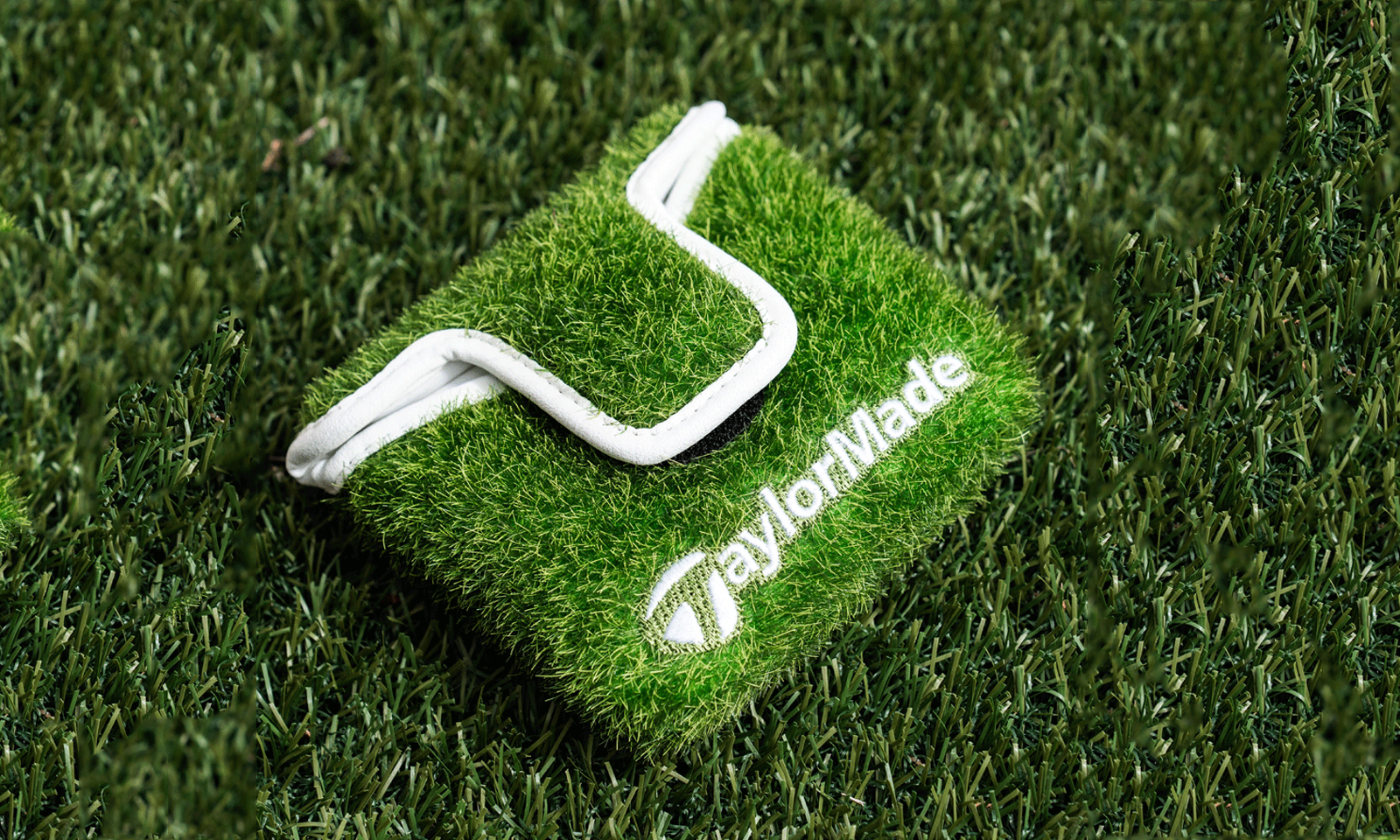 Turf inspired Putter Cover