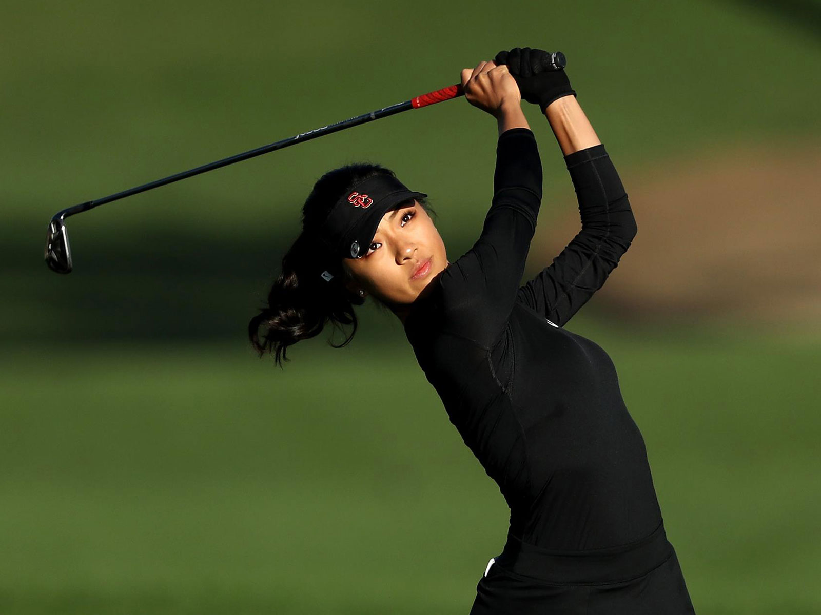 Lily Muni He golf swing