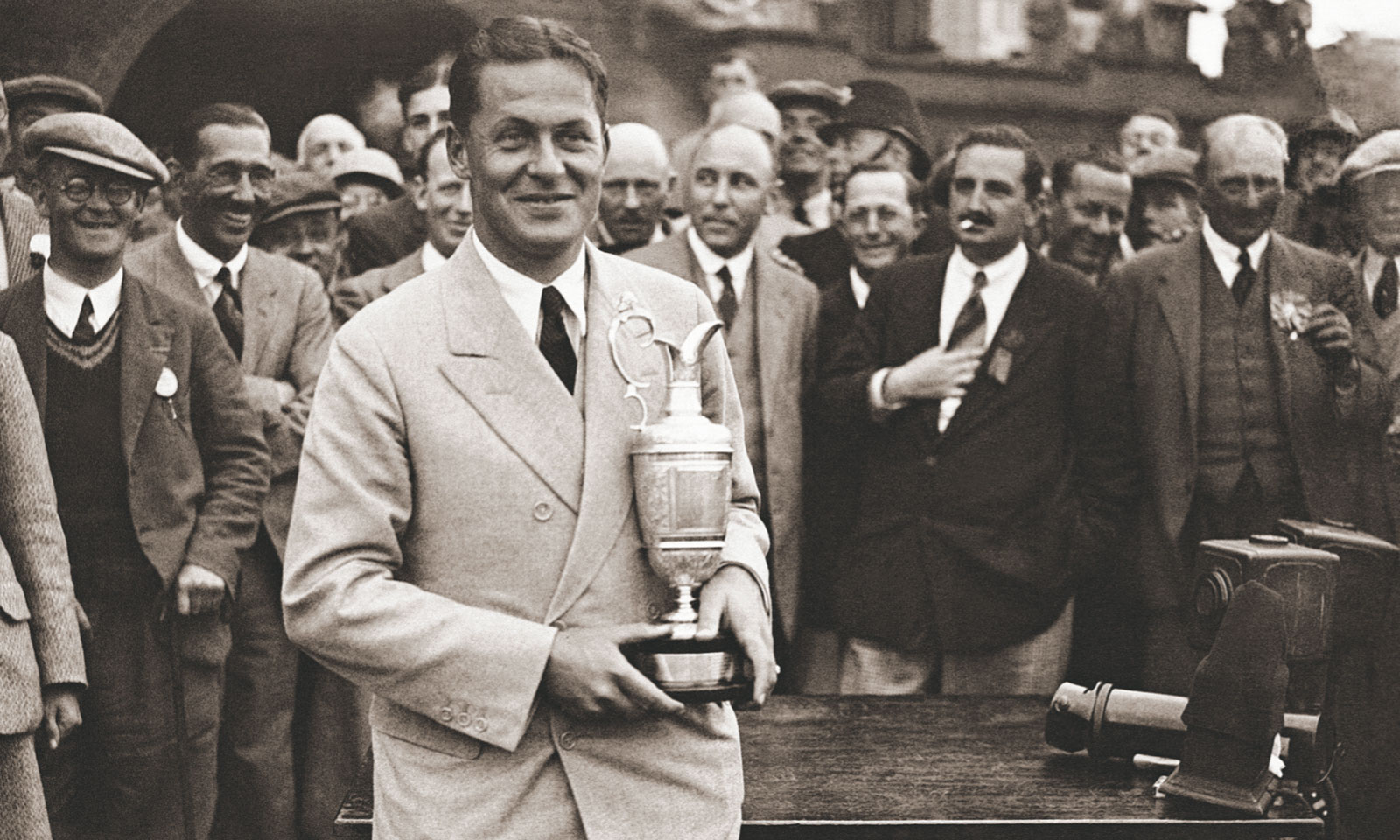 n-1927-Bobby-Jones-celebrated-his-historical-Open-Championship-win-at-the-Old-Course-at-St.-Andrews