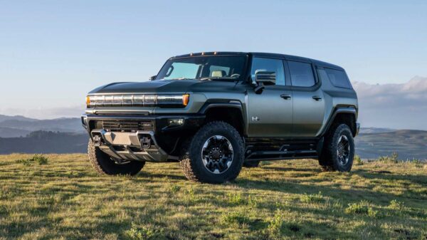 2026-gmc-hummer-ev-3x-golf-luxury-statement